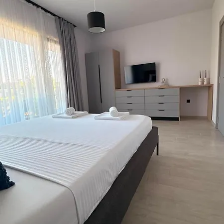 Blue Breeze Guest house 4*