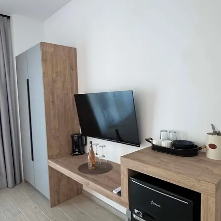 Blue Breeze Guest house 4*